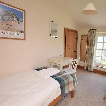 4 Bed In Kettlewell G0041 *